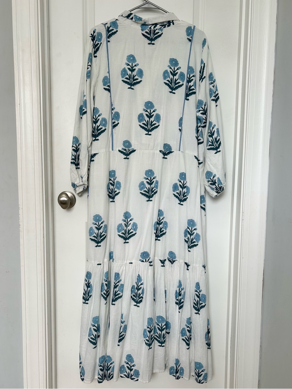 Victoria Dunn | women’s XL Blue and White Floral tiered Maxi Dress 100% cotton - Picture 9 of 11